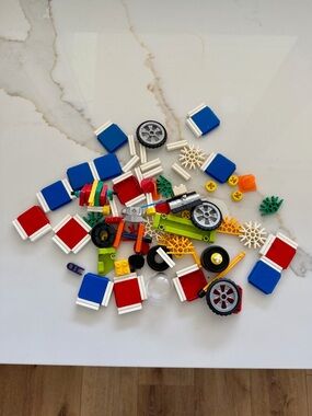 Vintage Build-O-Fun Tupper Toys, K’nex, Lego Building Toys